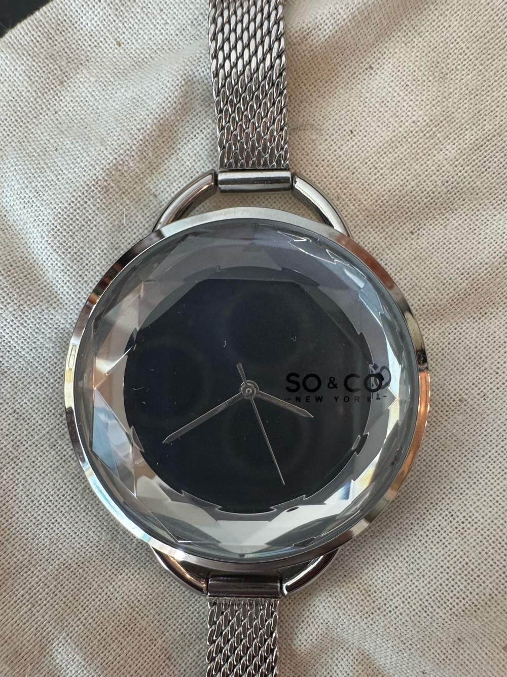 SO & CO New York Silver Faceted Crystal Mesh Strap Watch Dust Bag
